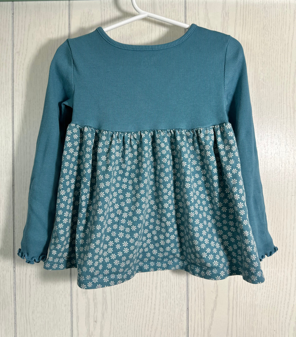Chandail à motifs de fleurs bleu Carter’s - 5 ans